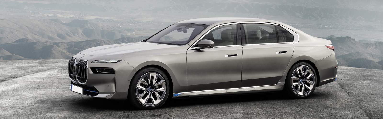 BMW i7