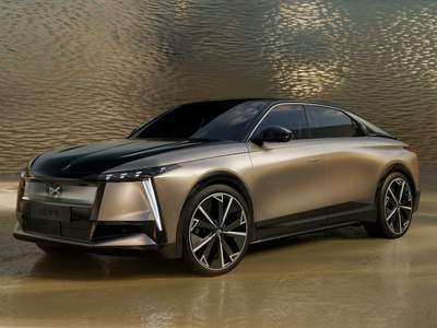 DS Automobiles N°8 Étoile BlueHDi 130