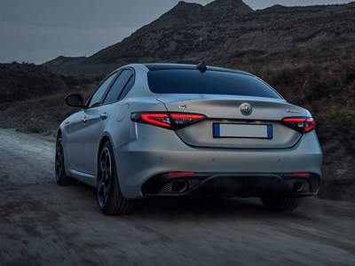Nuevo Alfa Romeo Giulia listo para su entrega en Guadalajara, Polígono Industrial Campollano | Talleres Chinares