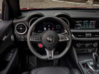 Nuevo Alfa Romeo Stelvio Quadrifoglio listo para su entrega en Guadalajara, Polígono Industrial Campollano | Talleres Chinares