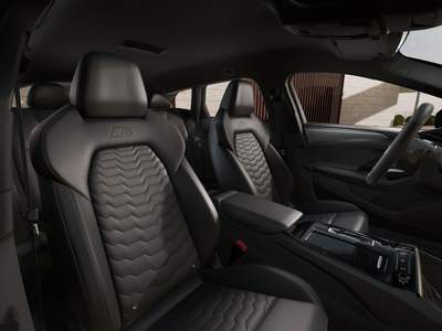 Nuevo Audi S6 e-tron listo para su entrega en Sevilla, Huelva, Dos Hermanas, Badajoz, Cáceres, Fuente de Cantos, Córdoba | Grupo Avisa