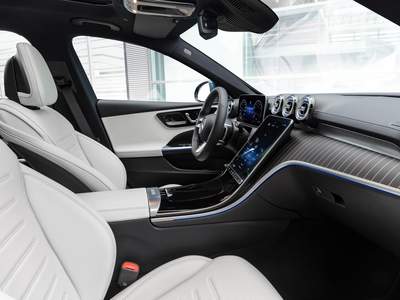 Mercedes-Benz Classe C neuve disponible à Laval, Theix-Noyalo, Lannion, Caudan, Vannes, Noyal-Pontivy, Quimper, Yffiniac, Saint-Brieuc | Groupe Cobredia