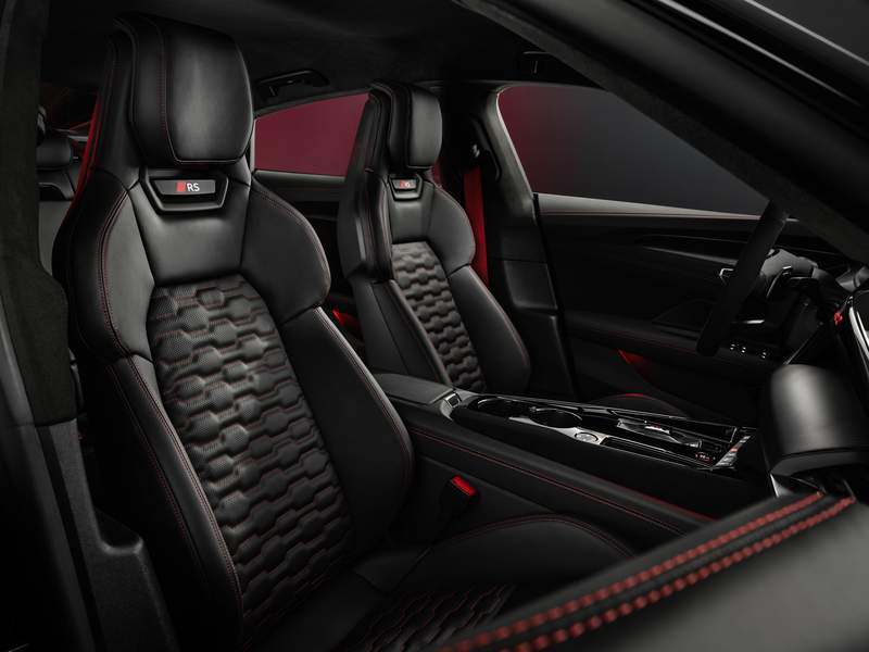 Vue détaillée | Audi RS e-tron GT neuve à vendre à Finistère, Côtes-d'Armor, Morbihan, Mayenne, I...