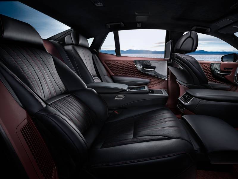 Vue détaillée | Lexus LS neuve à vendre à Finistère, Côtes-d'Armor, Morbihan, Mayenne, Ille-et-Vi...