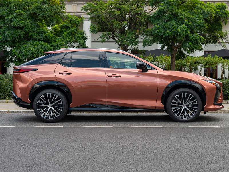 Vue détaillée | Lexus RZ neuve à vendre à Finistère, Côtes-d'Armor, Morbihan, Mayenne, Ille-et-Vi...