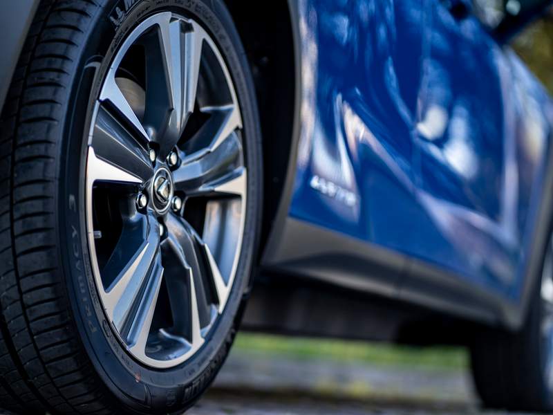 Vue détaillée | Lexus UX 300e neuve à vendre à Finistère, Côtes-d'Armor, Morbihan, Mayenne, Ille-...
