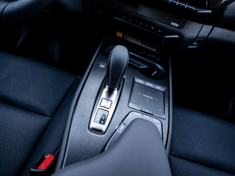 Vue détaillée | Lexus UX 300e neuve à vendre à Finistère, Côtes-d'Armor, Morbihan, Mayenne, Ille-...