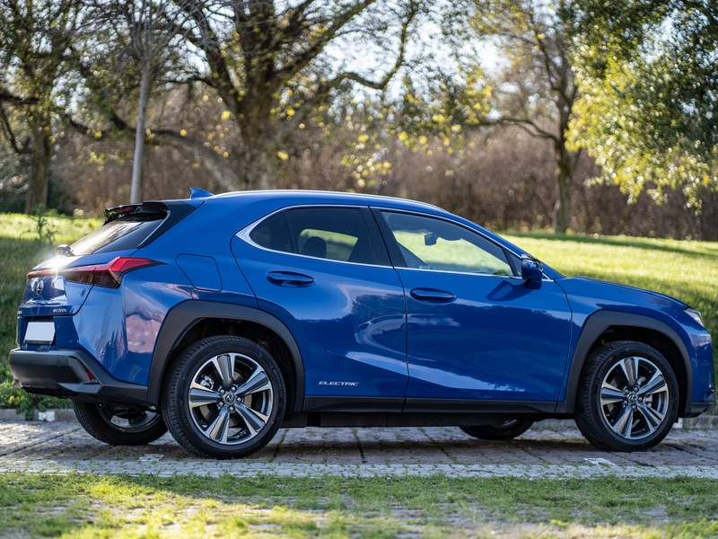 Vue détaillée | Lexus UX 300e neuve à vendre à Finistère, Côtes-d'Armor, Morbihan, Mayenne, Ille-...