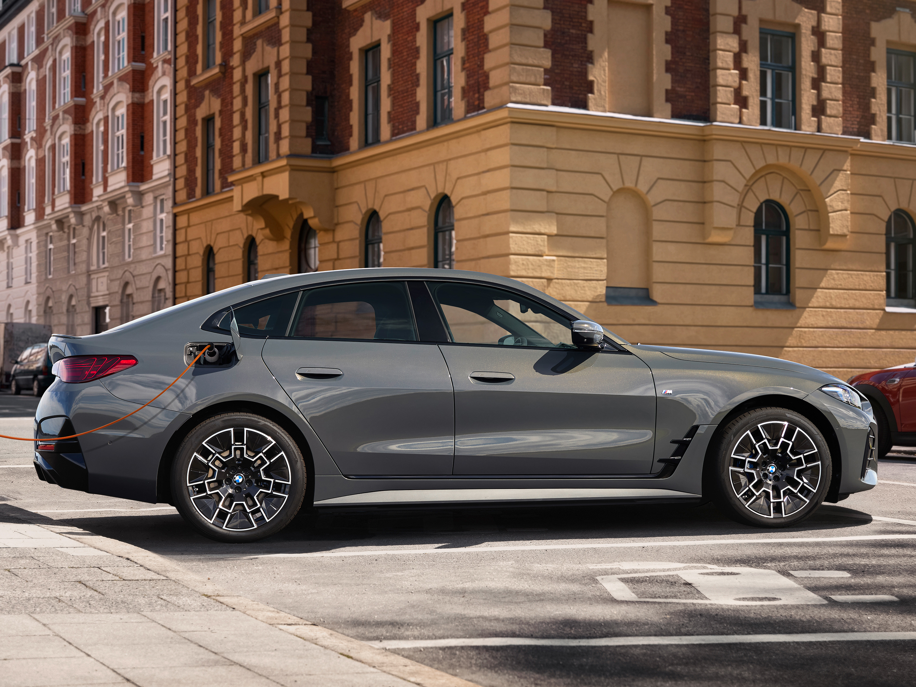 BMW i4 eDrive35 M Sport dès 590 €/mois 4 