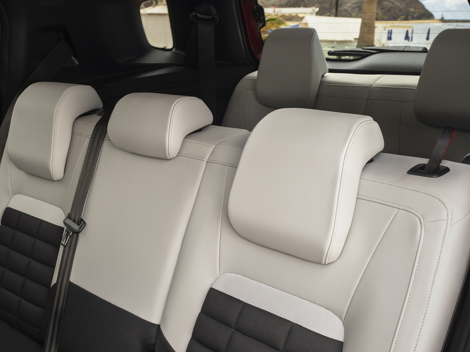 C3 Aircross PLUS à partir de 199€/mois 3 Pyrénées-Atlantiques