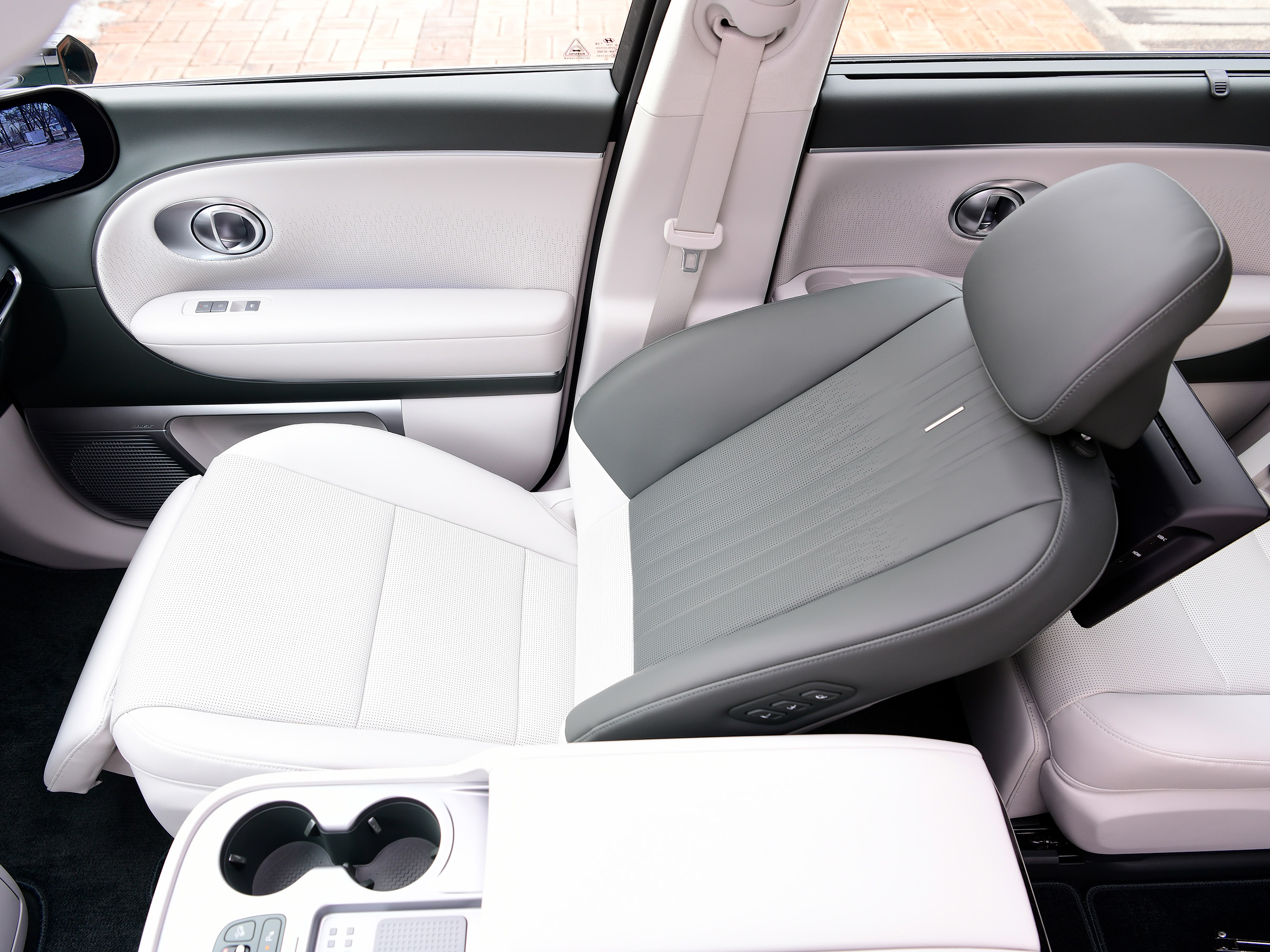 Nouveau IONIQ 9 à partir de 1009 € /mois 3 Pas-de-Calais