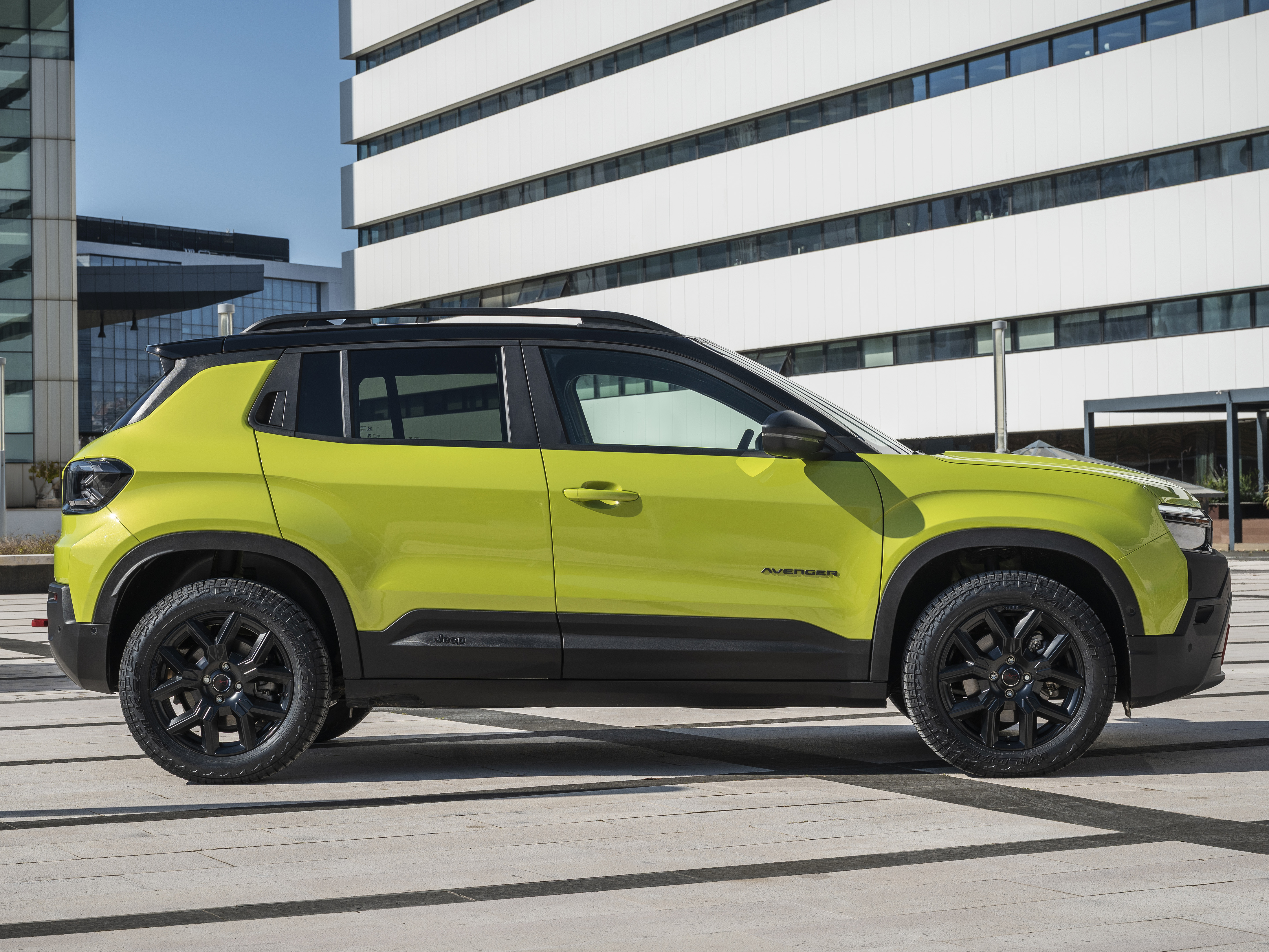 NOUVEL AVENGER 4xe à partir de 299 €/mois (1) 4 