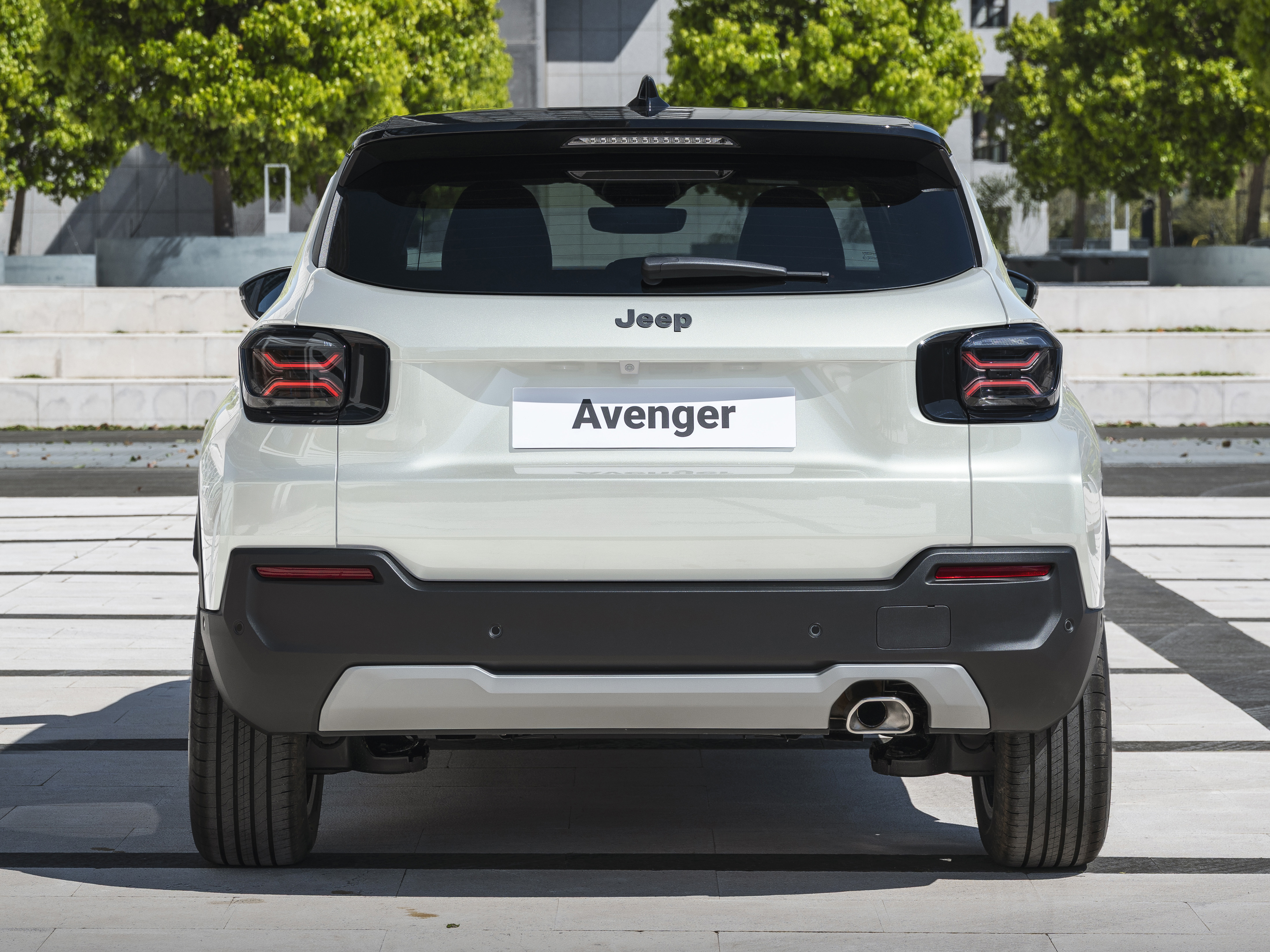 AVENGER 100% ÉLECTRIQUE 85TH ANNIVERSARY à partir de 229€/mois(1) 5 