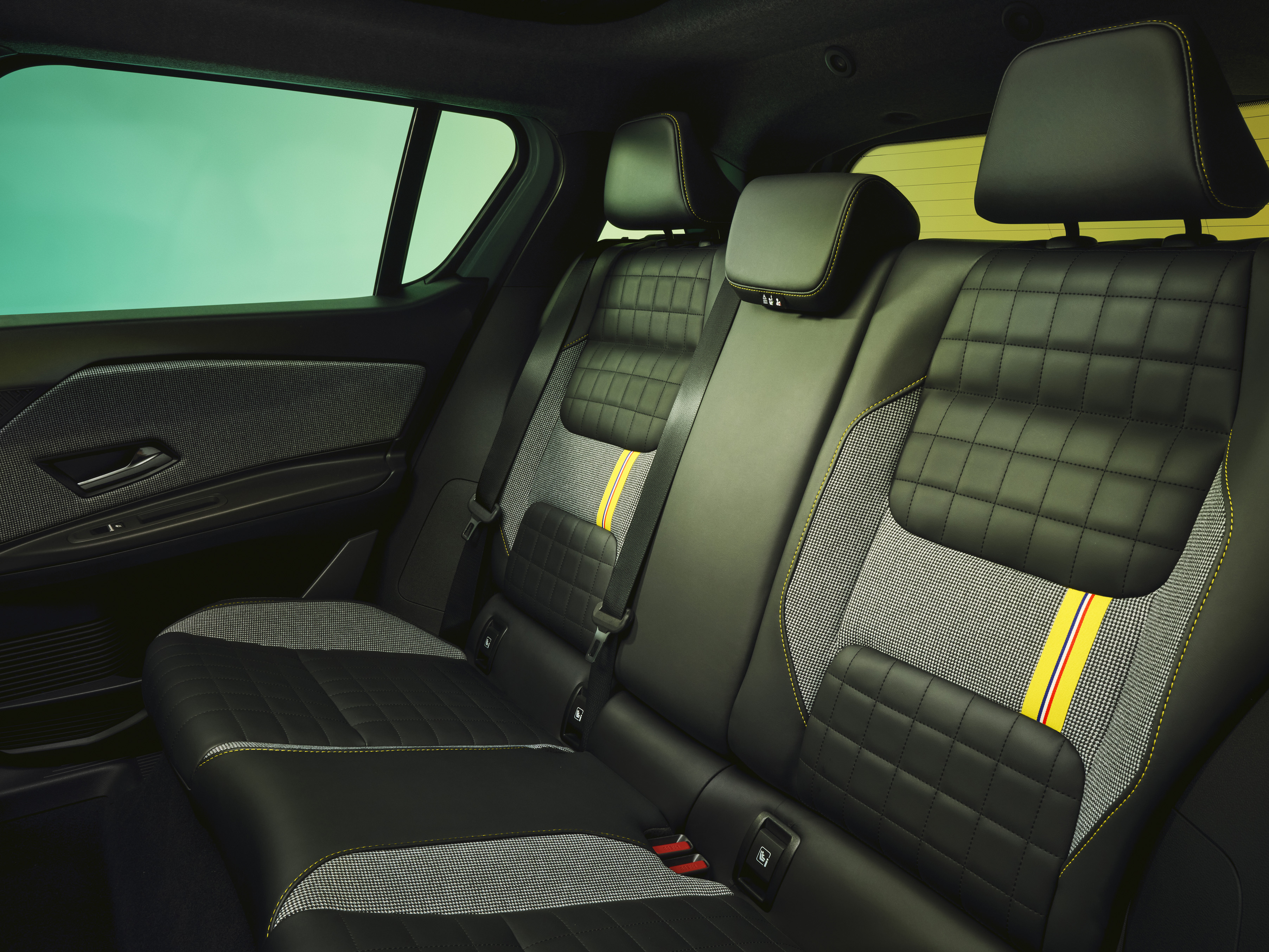 Renault 4 E-Tech électrique à partir de 210€/mois 3 