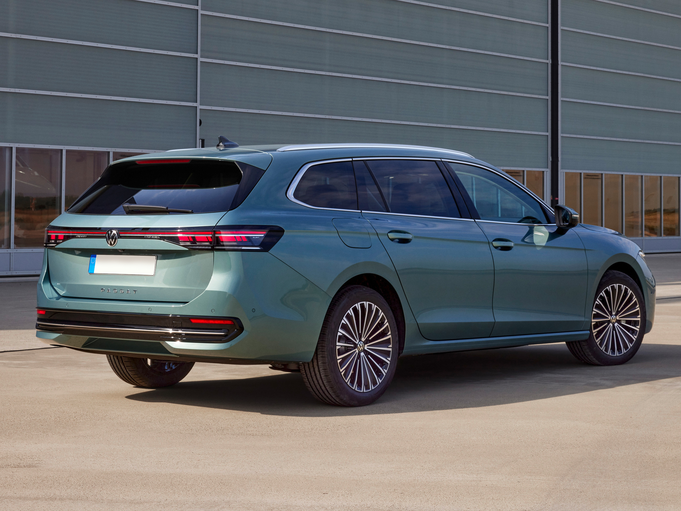 OFFRES DU MOMENT : Passat eHybrid à partir de 649€/mois(1) 5 Essonne