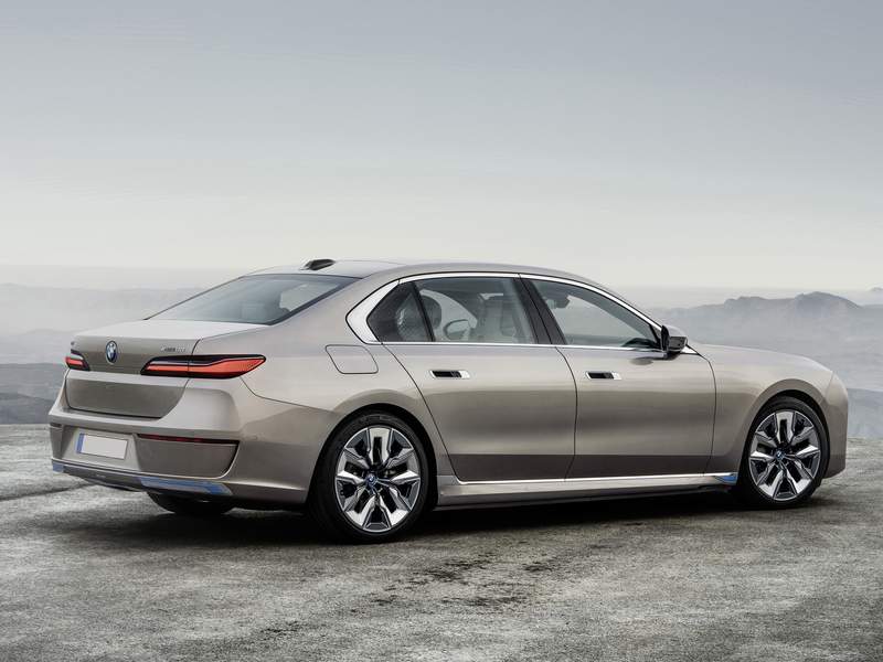 Dettagli nuova BMW i7 in vendita a 