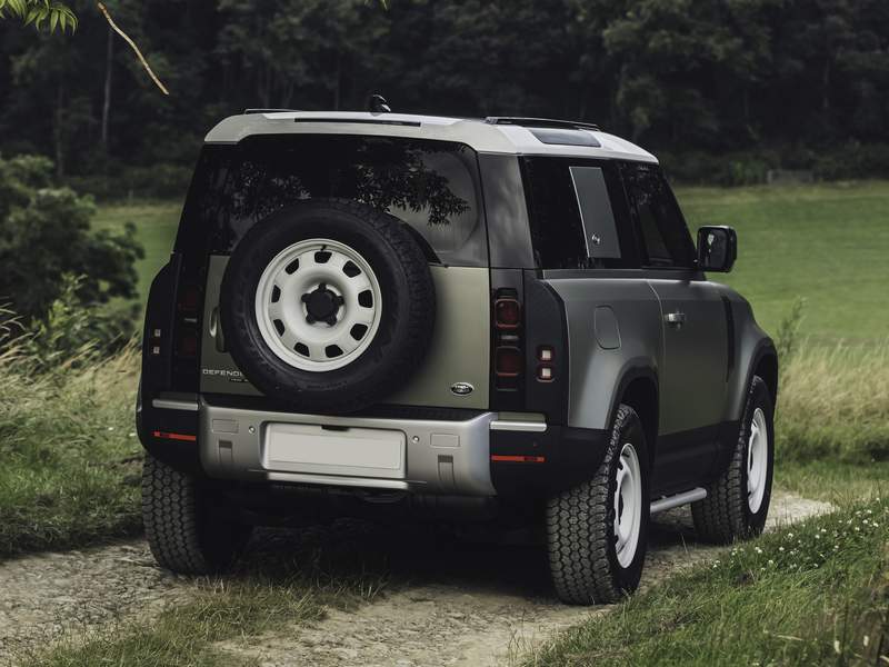 Land Rover Defender 90 2026: listino prezzi, motori e consumi