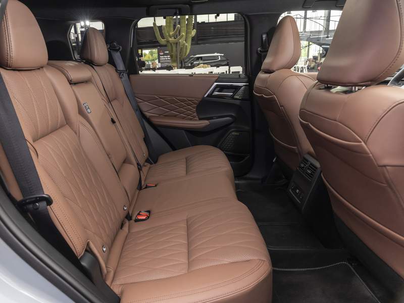 Dettagli nuova Mitsubishi Outlander PHEV in vendita a Catanzaro