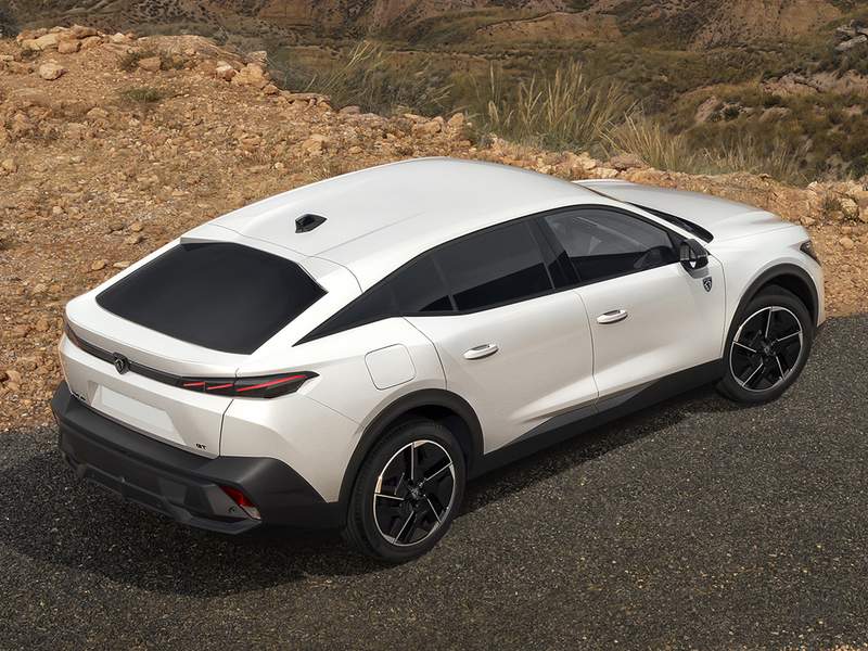 Dettagli nuova Peugeot e-408 in vendita a 