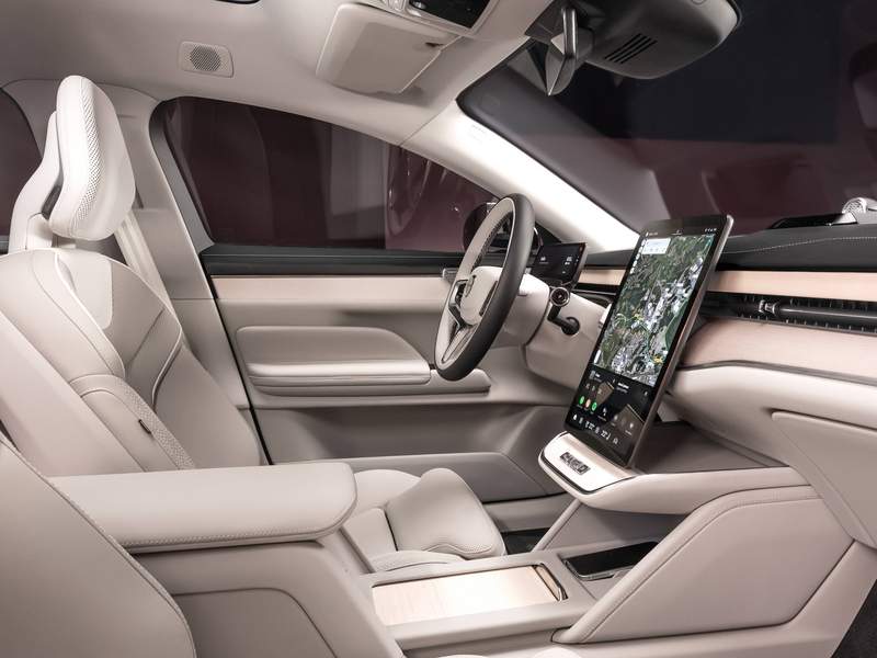 Dettagli nuova Volvo ES90 in vendita a MI, PD