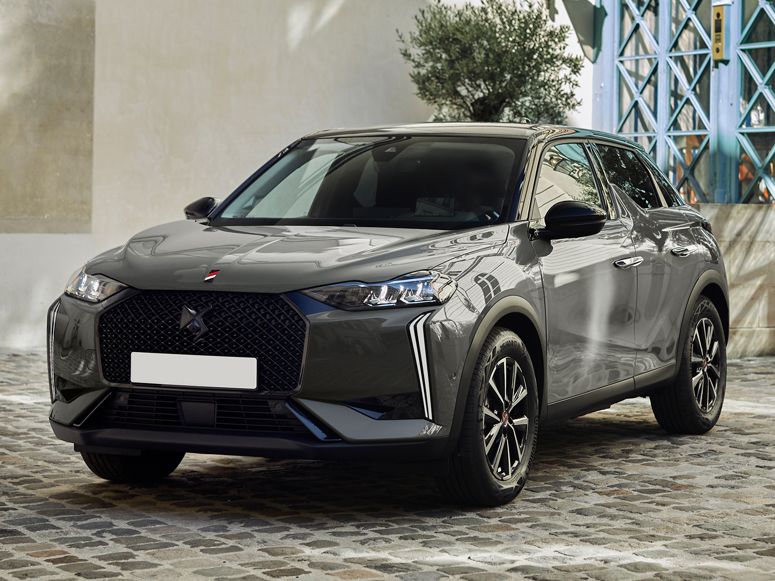 DS 3 Hybrid Pallas da 589,89 € al mese 1 