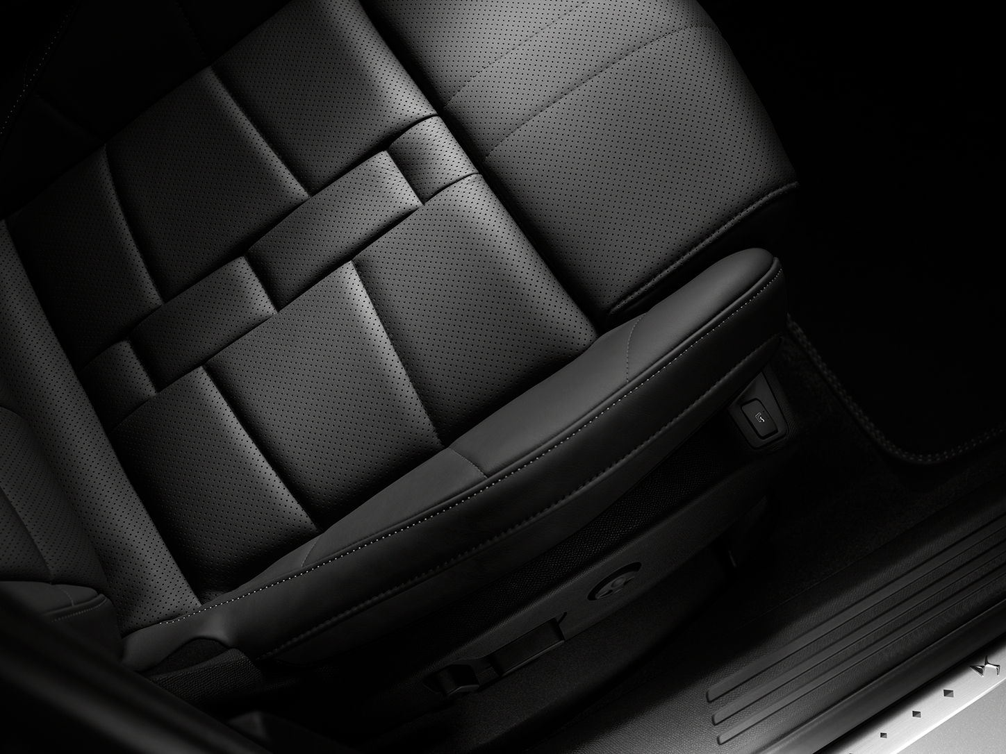 DS 7 BlueHDI 130 Automatica BUSINESS LINE da 449 € al mese 7 