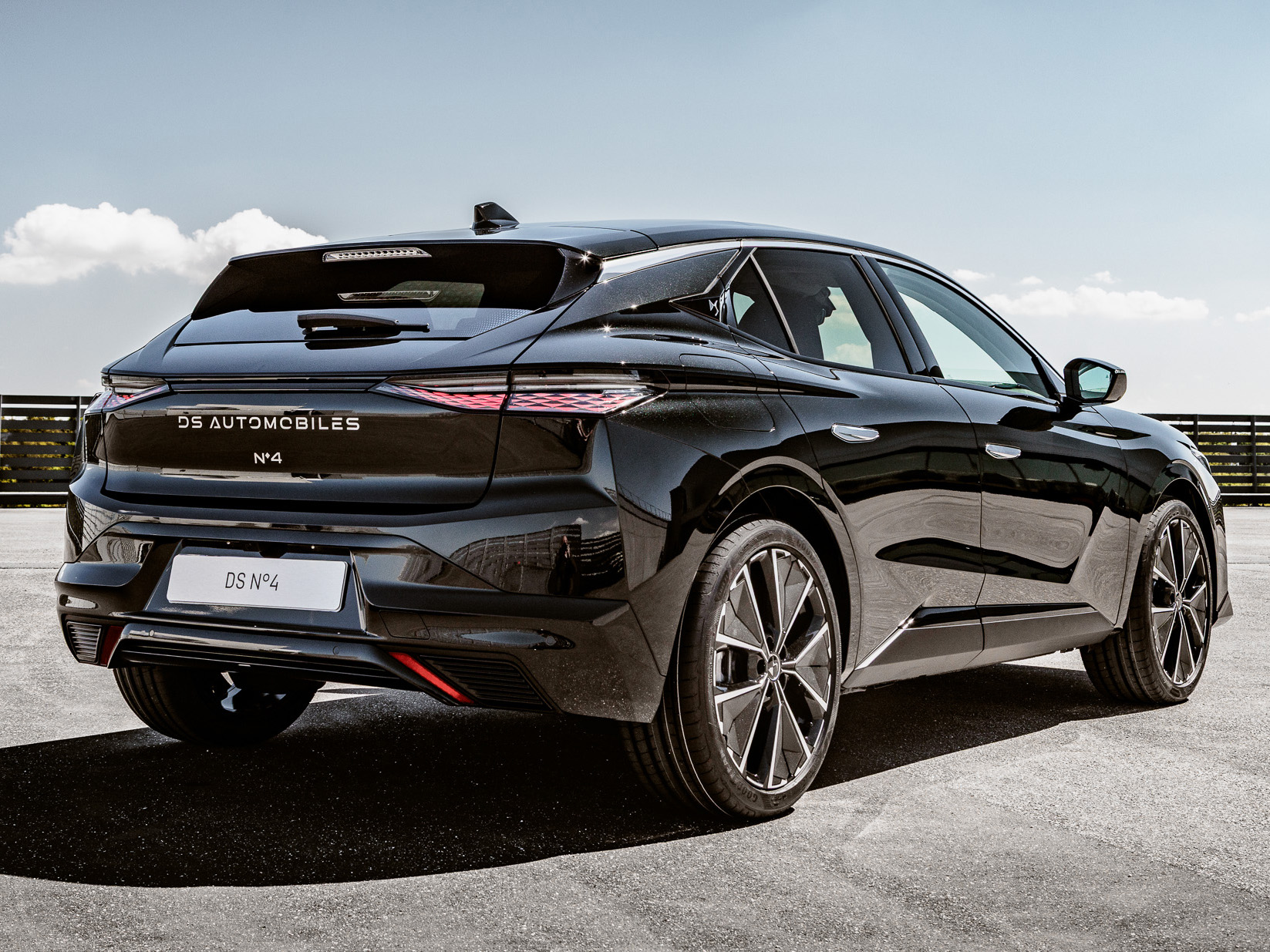 N°4 E-TENSE 213 PALLAS da 429 € al mese 5 