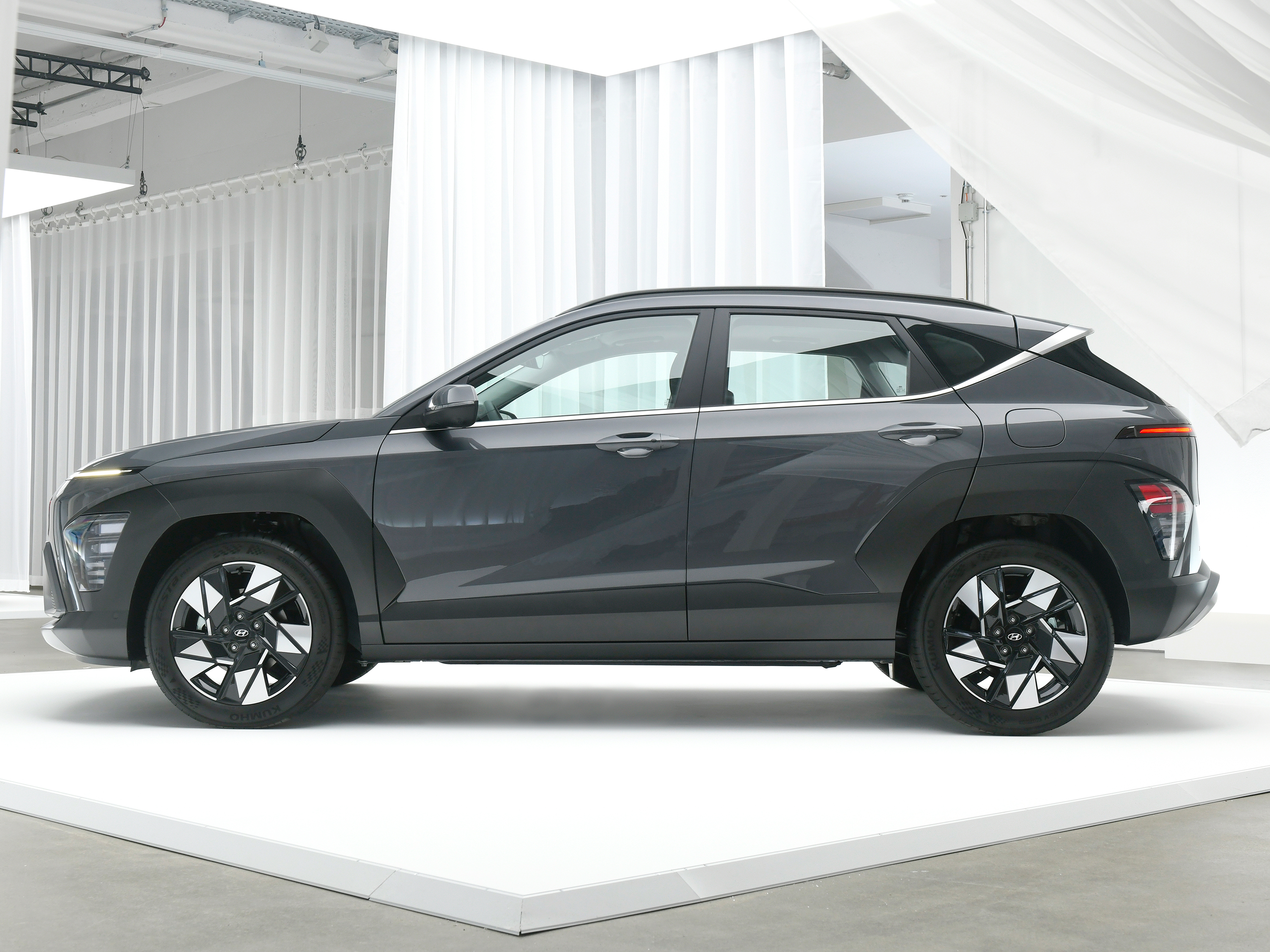 KONA Full Hybrid tua da € 139 al mese 4 