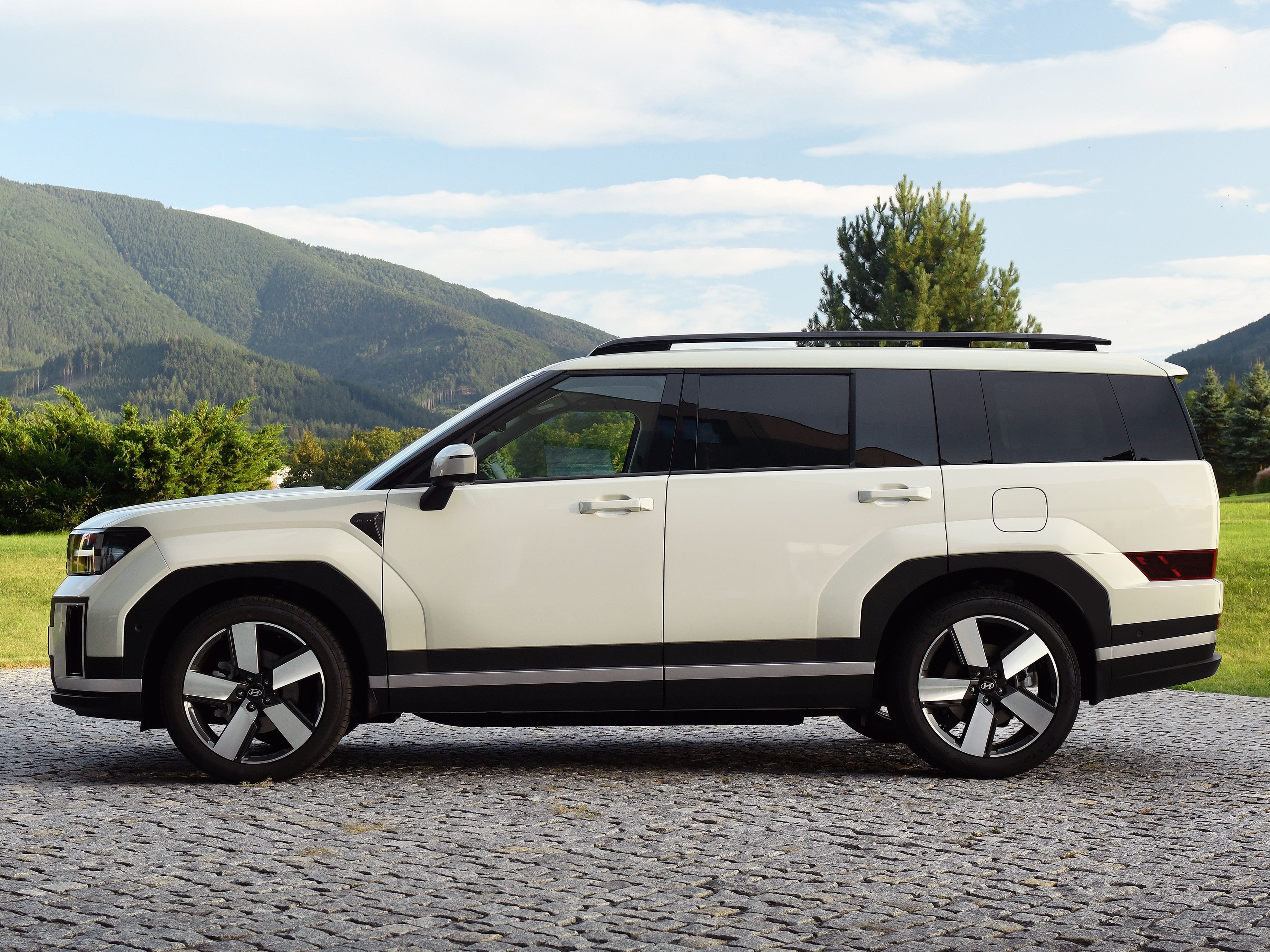 SANTA FE Plug-in Hybrid tua da € 329 al mese 4 