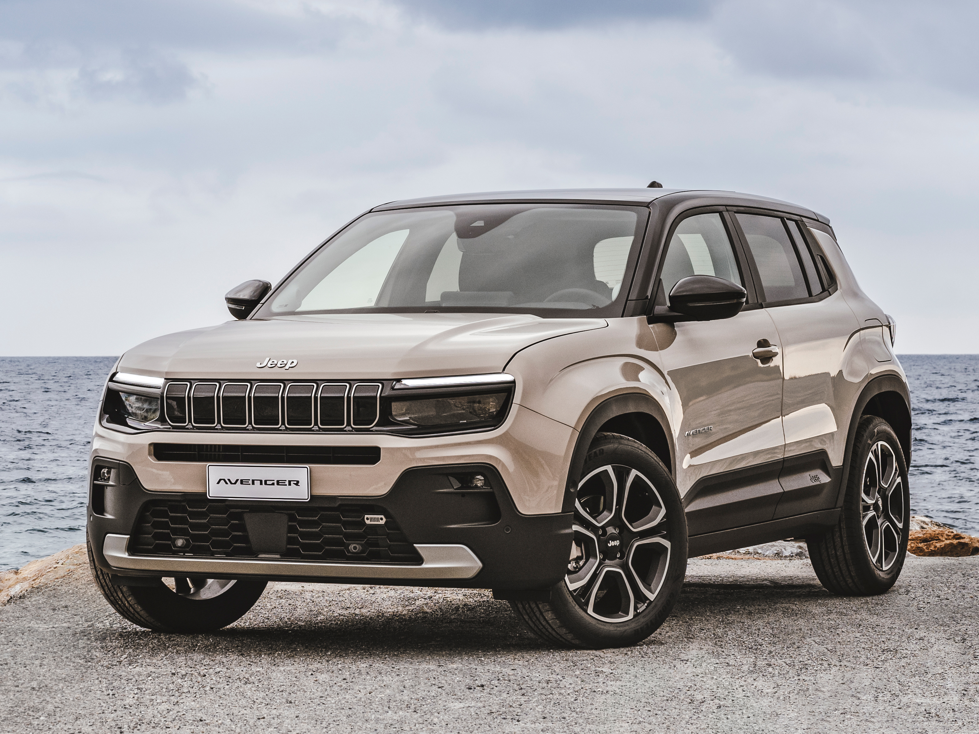 Jeep Avenger e-Hybrid Black Edition tua con Interessi Zero! 1 