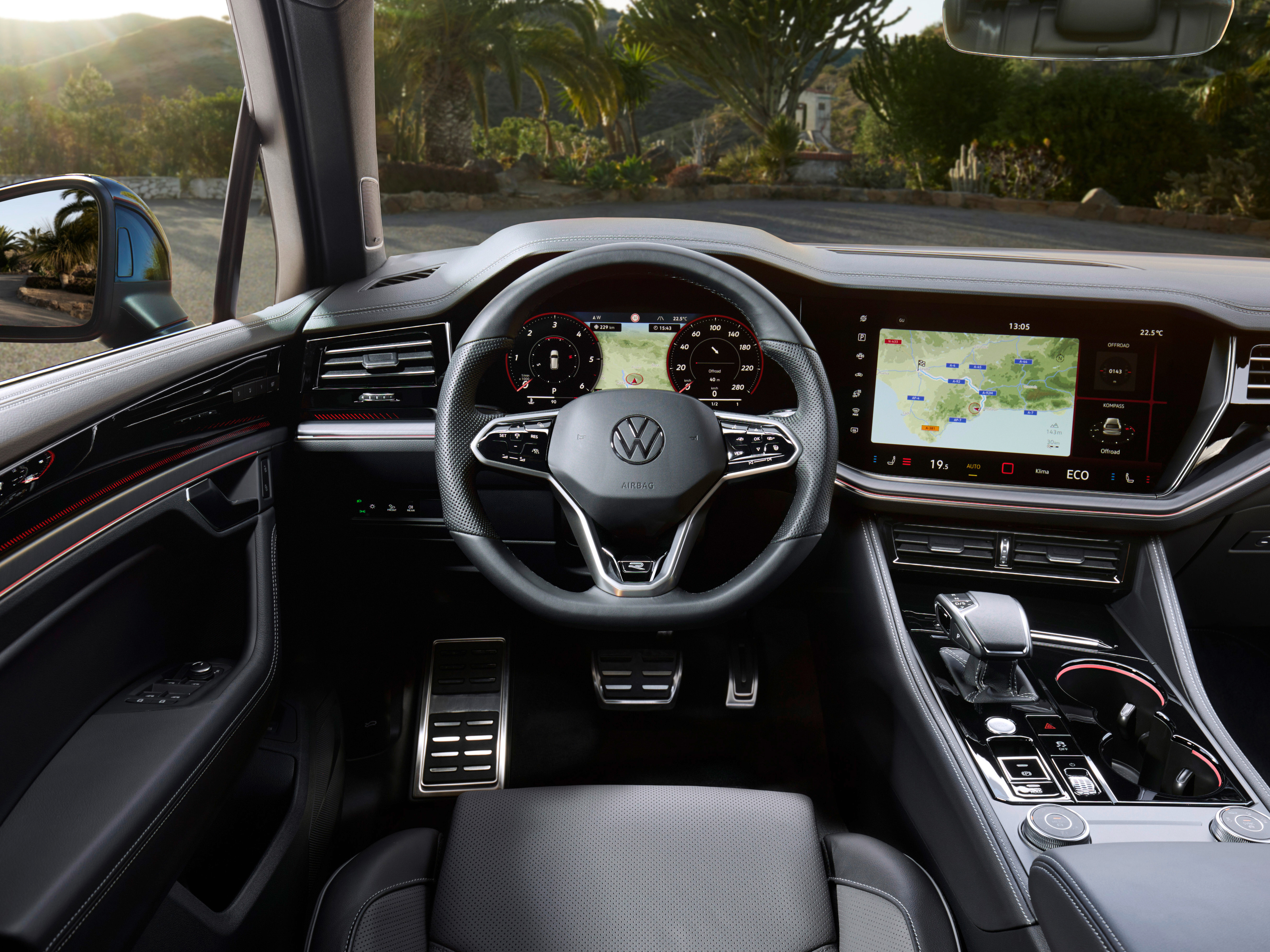 Nuova Touareg Elegance eHYBRID tua da 1.059€ al mese! 2 Brescia