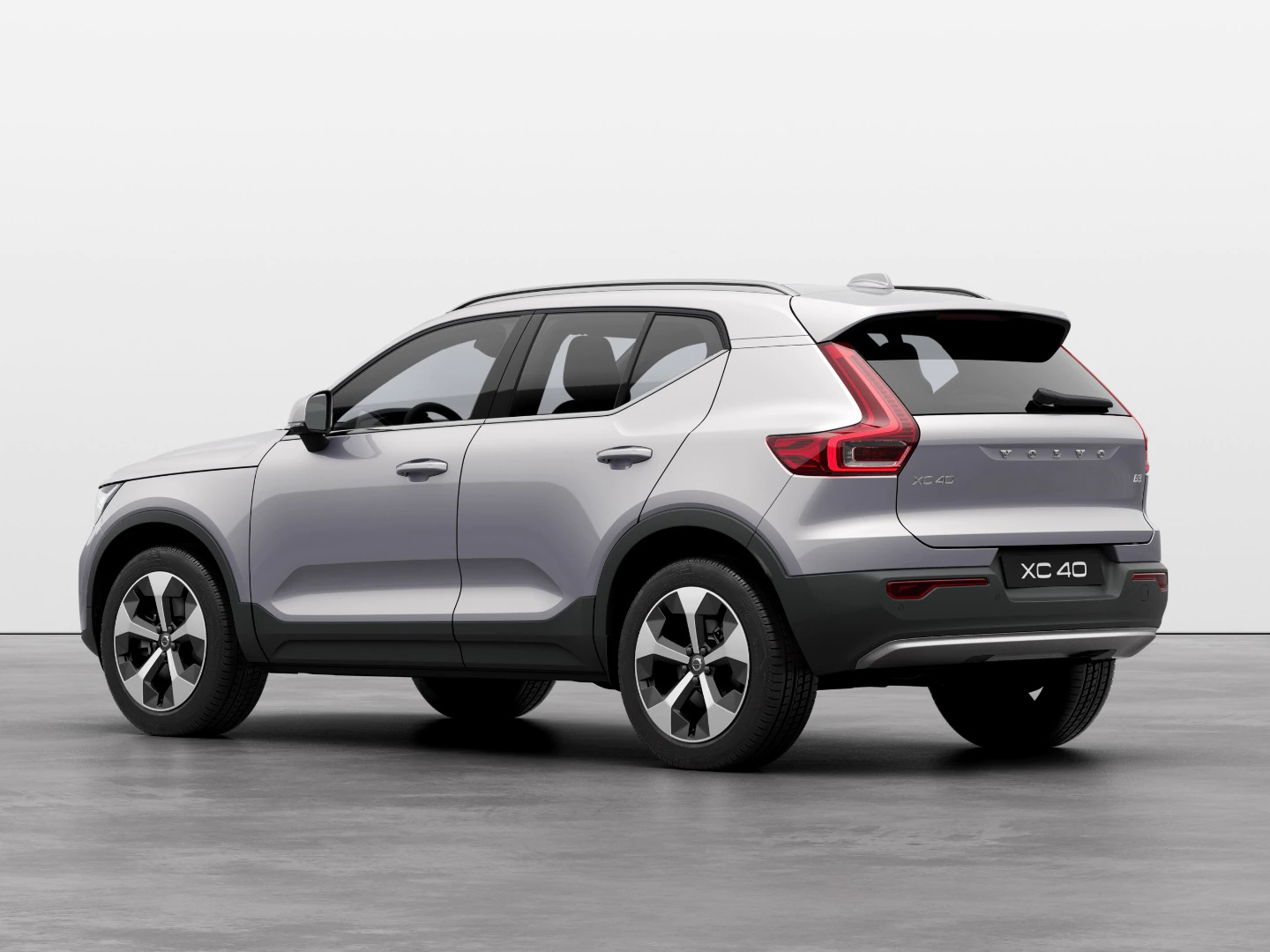 XC40 B3 Mild Hybrid Essential MY26 tua da 32.800€! 5 MI, PD