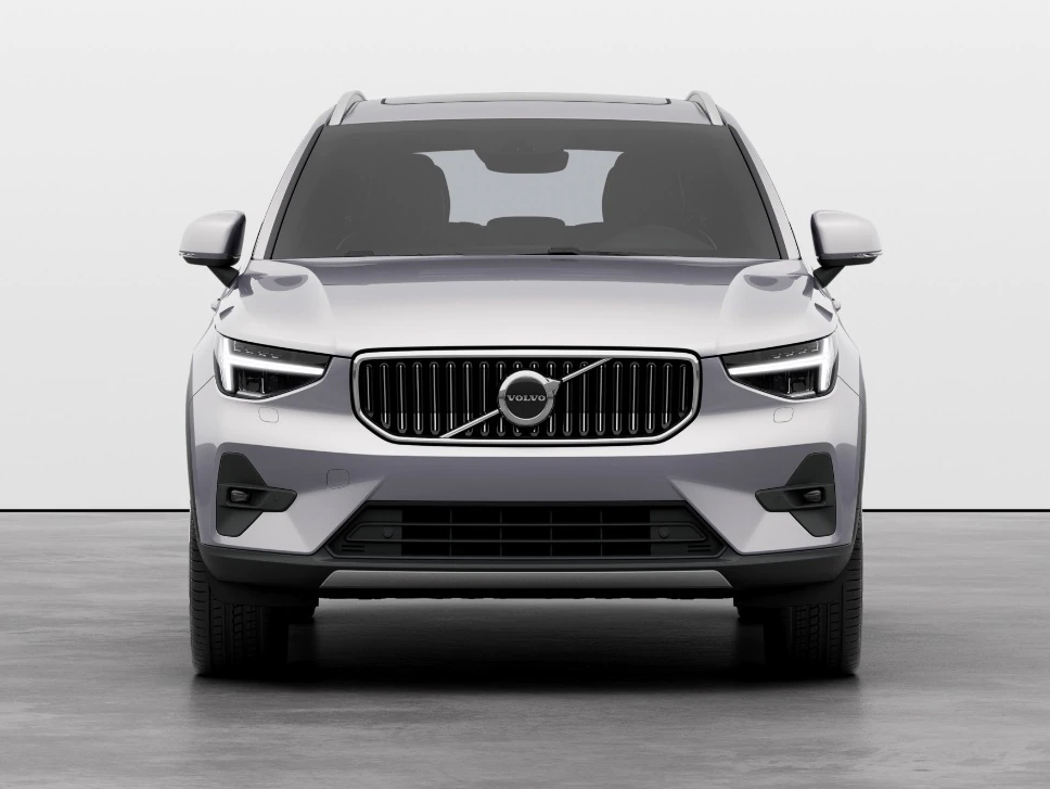 XC40 B3 Mild Hybrid Essential MY26 tua da 32.800€! 8 MI, PD