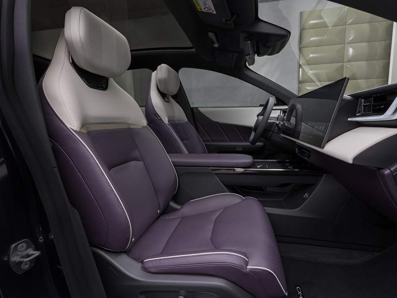 Details new Mazda CX-6e for sale in 