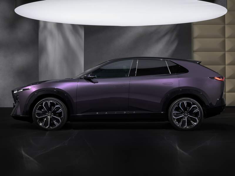 Details new Mazda CX-6e for sale in 