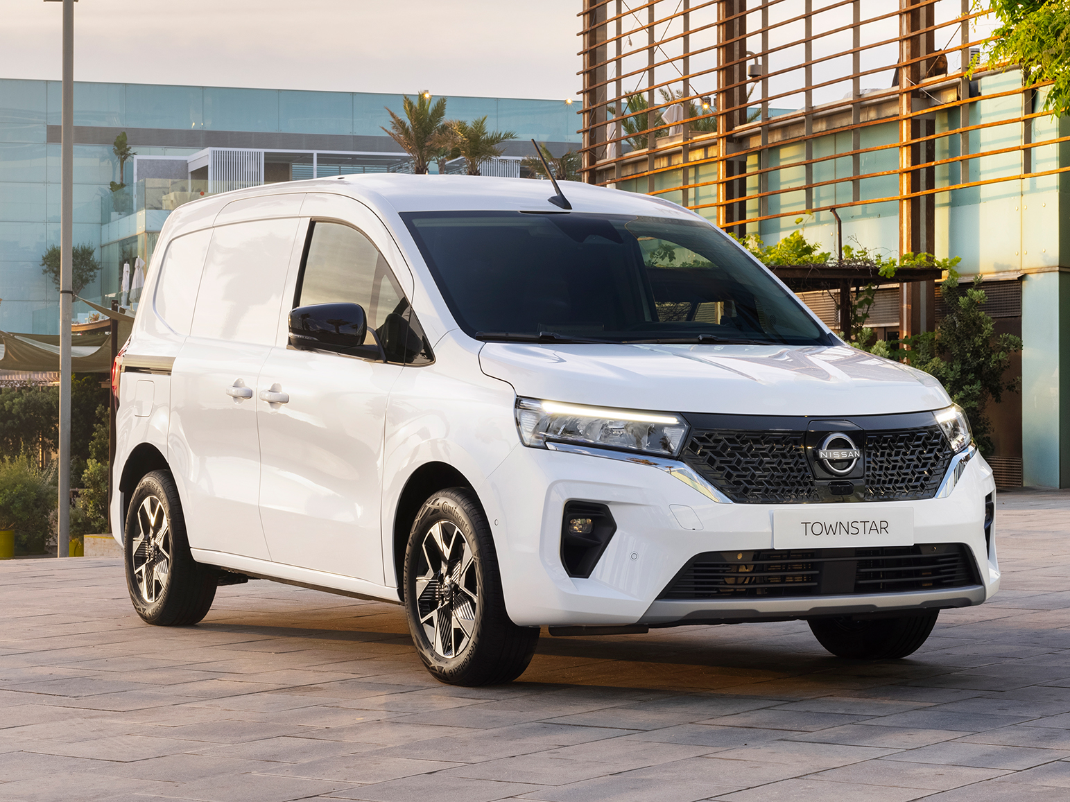 TOWNSTAR VAN 100% ELETTRICO TUO DA € 215 AL MESE IN LEASING 1 